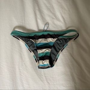 striped Jolyn Brazil Bottoms size medium